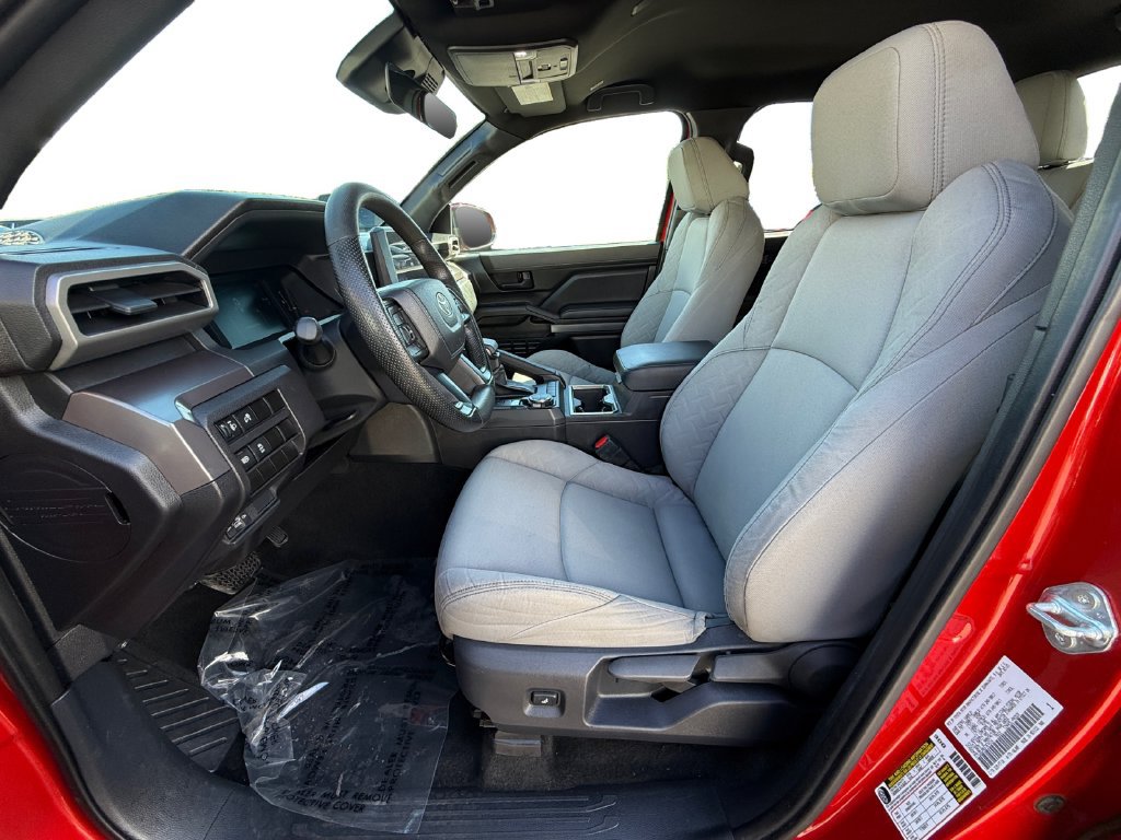 Used 2025 Toyota Tacoma SR5 AWD/4WD image 9
