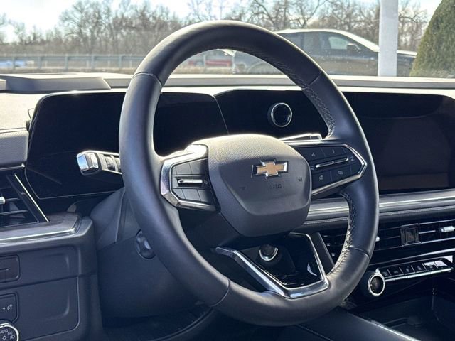 Used 2025 Chevrolet Suburban Premier image 34