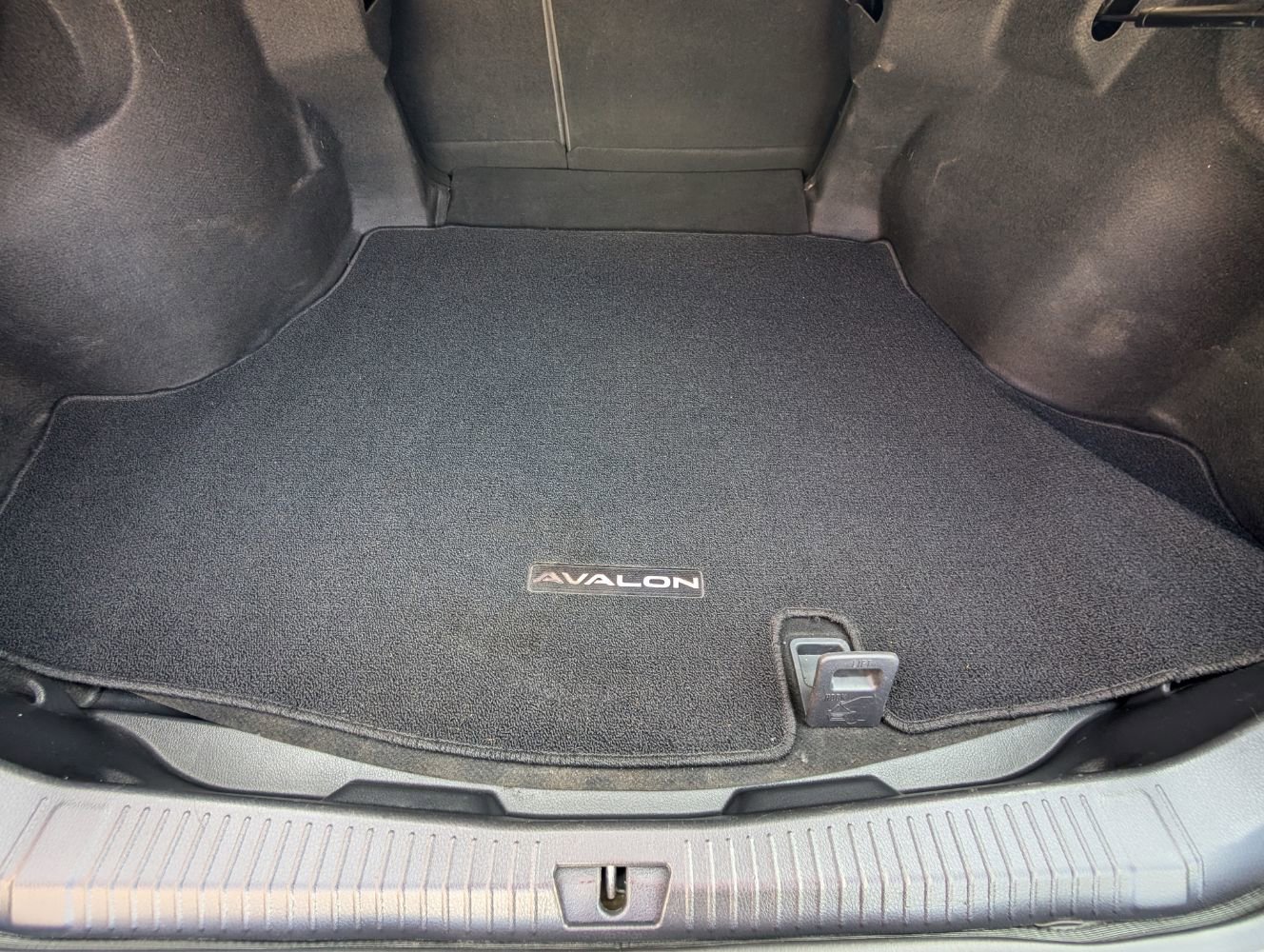 Used 2019 Toyota Avalon Touring FWD image 19