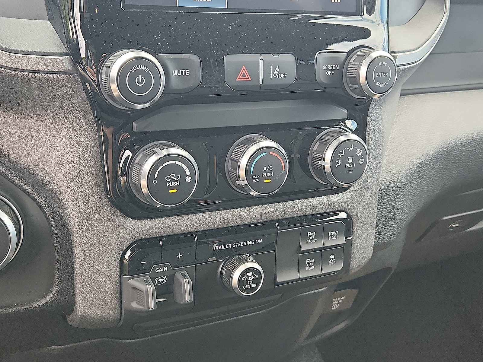 New 2025 RAM 1500 Tradesman w/ Night Edition image 11