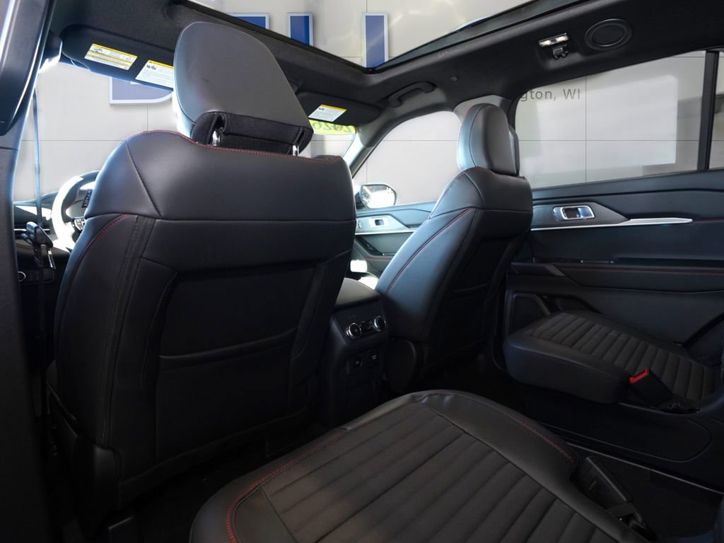 New 2026 Ford Explorer ST-Line w/ ST-Line Street Pack image 14