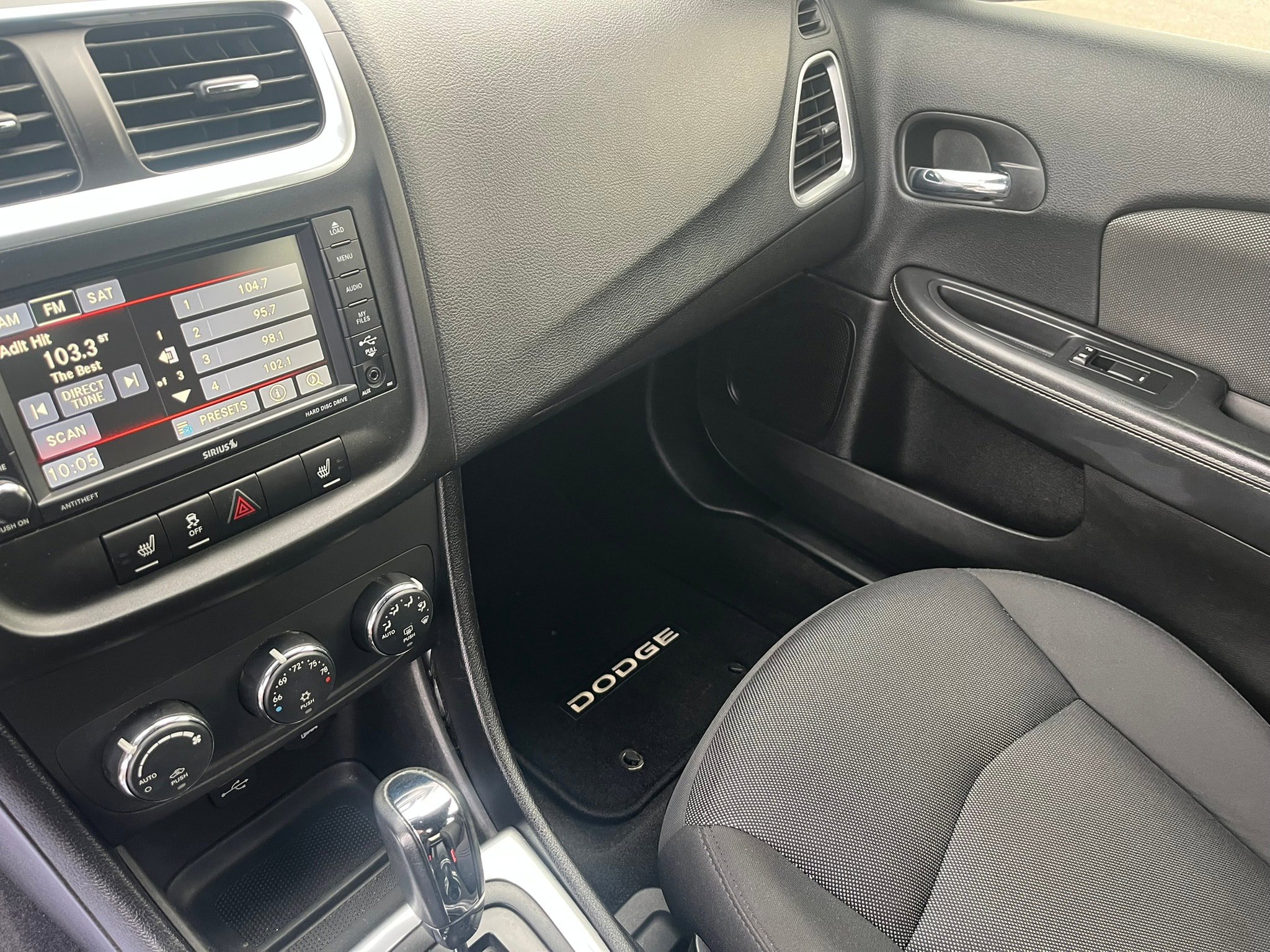 Used 2013 Dodge Avenger SXT w/ Rallye Appearance Group FWD image 21
