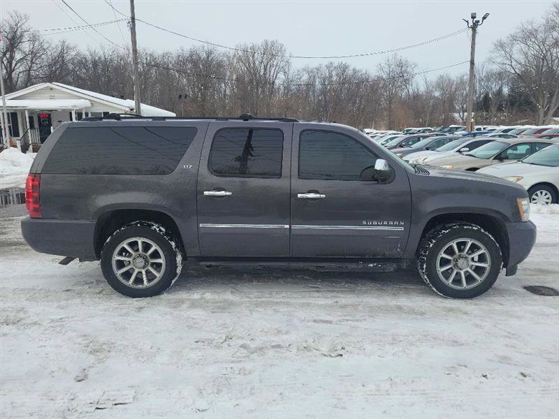 Used 2011 Chevrolet Suburban LTZ image 8