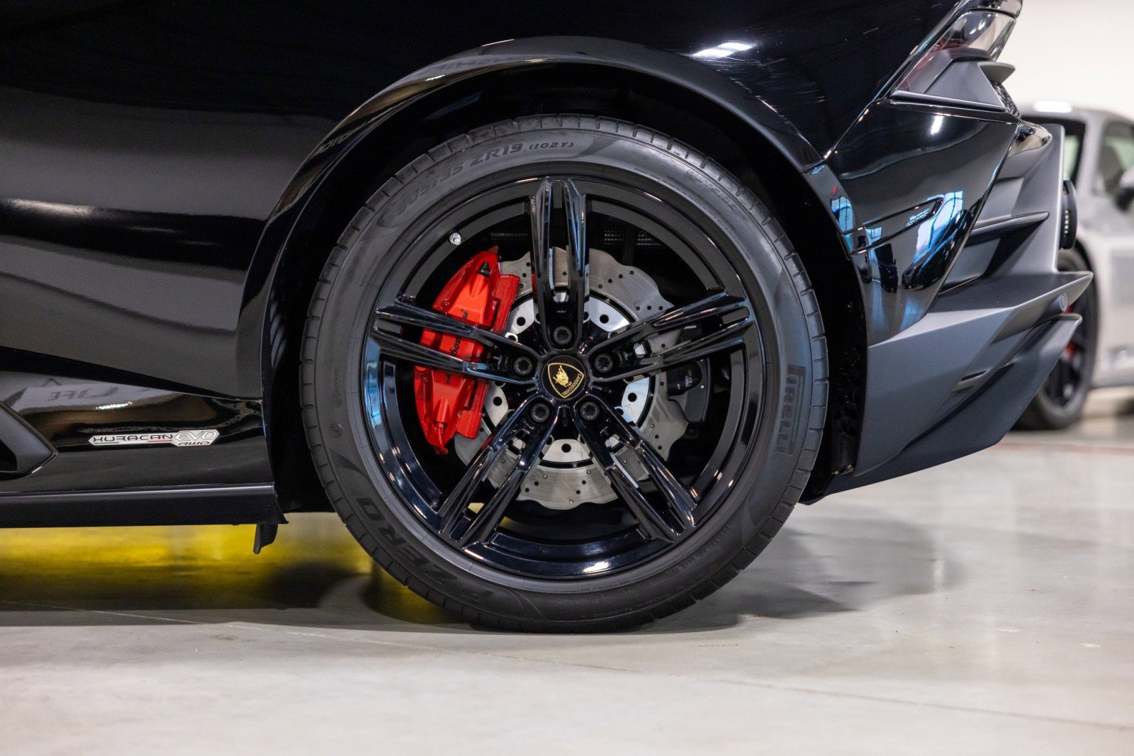 Used 2020 Lamborghini Huracan EVO image 18