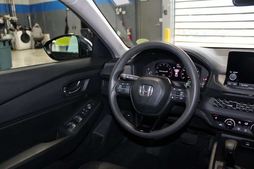 Used 2024 Honda Accord EX image 19