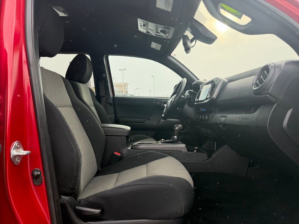 Used 2023 Toyota Tacoma TRD Off-Road image 28