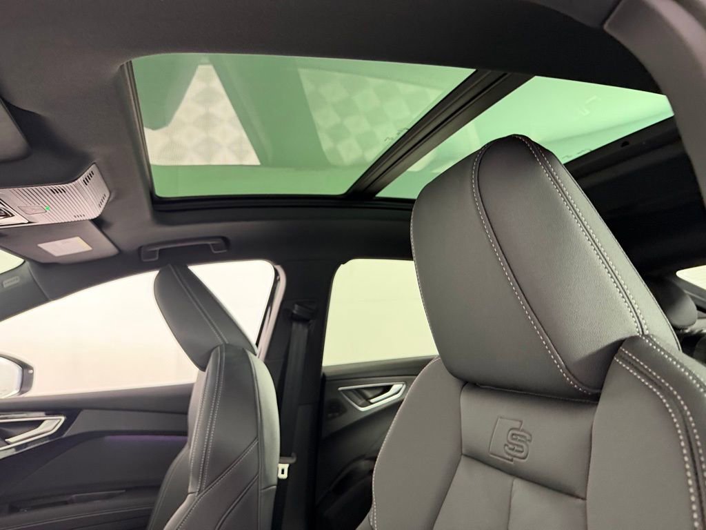 Used 2024 Audi Q4 e-tron Premium Plus w/ Premium Plus image 28