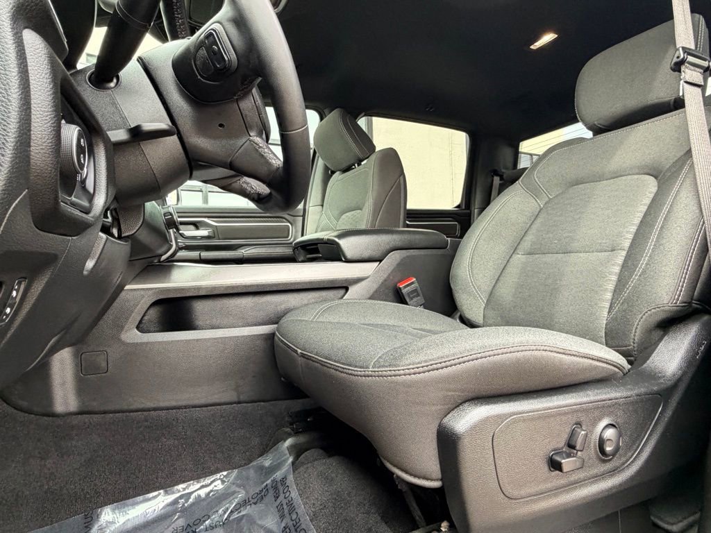 Used 2025 RAM 1500 Big Horn AWD/4WD image 10