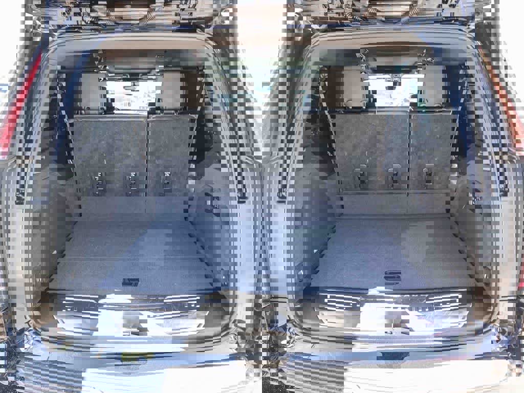 Used 2023 Cadillac Escalade ESV Sport w/ LPO, ONYX Package image 25