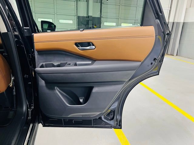 New 2026 Nissan Pathfinder Platinum image 33