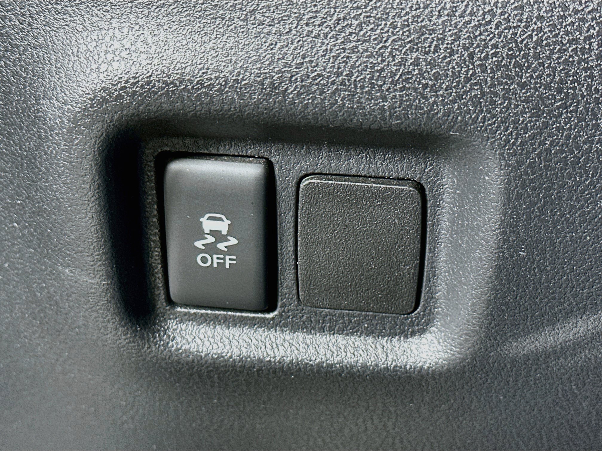 Used 2018 Nissan Versa SV FWD image 17