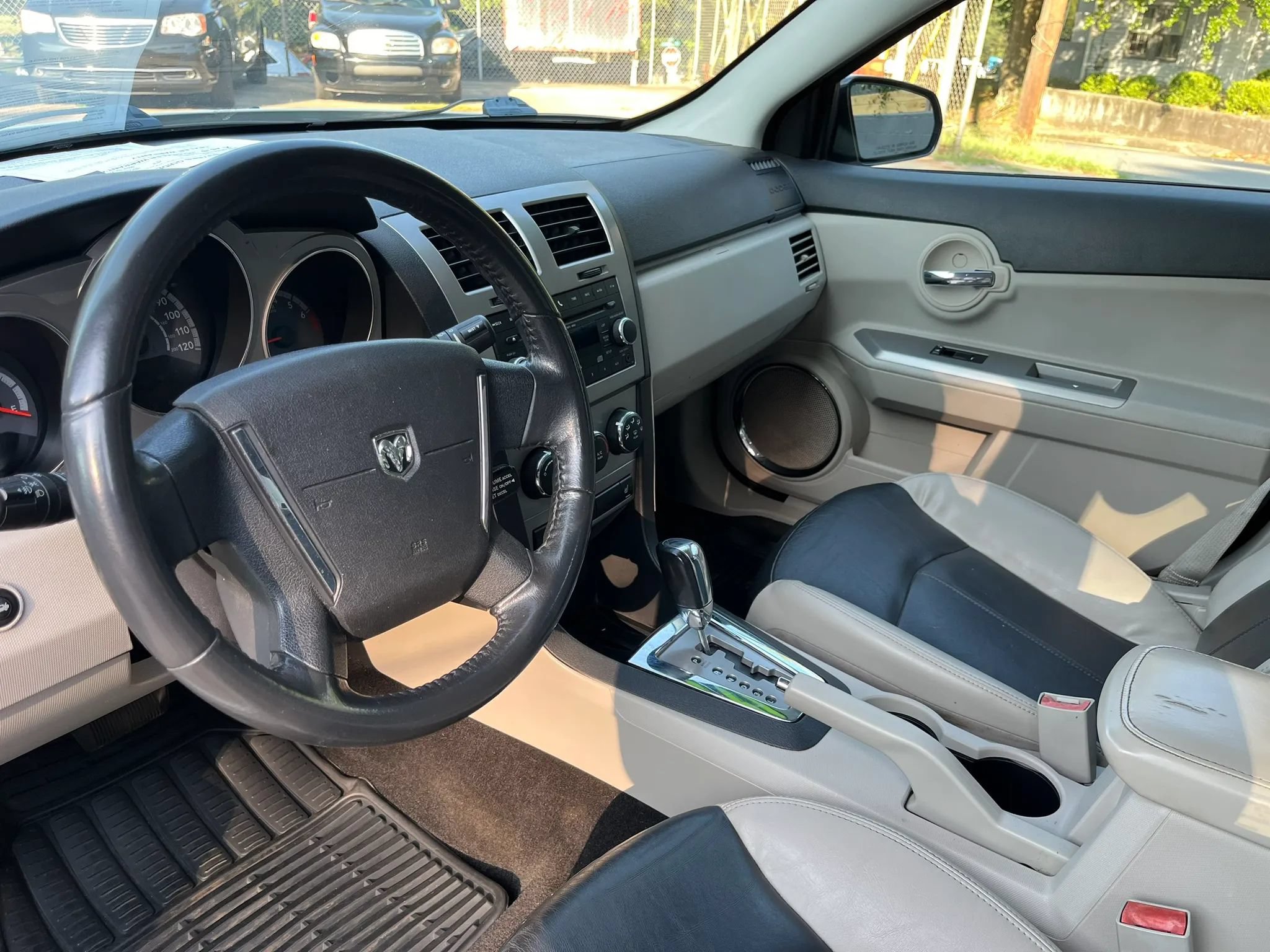 Used 2010 Dodge Avenger R/T FWD image 11