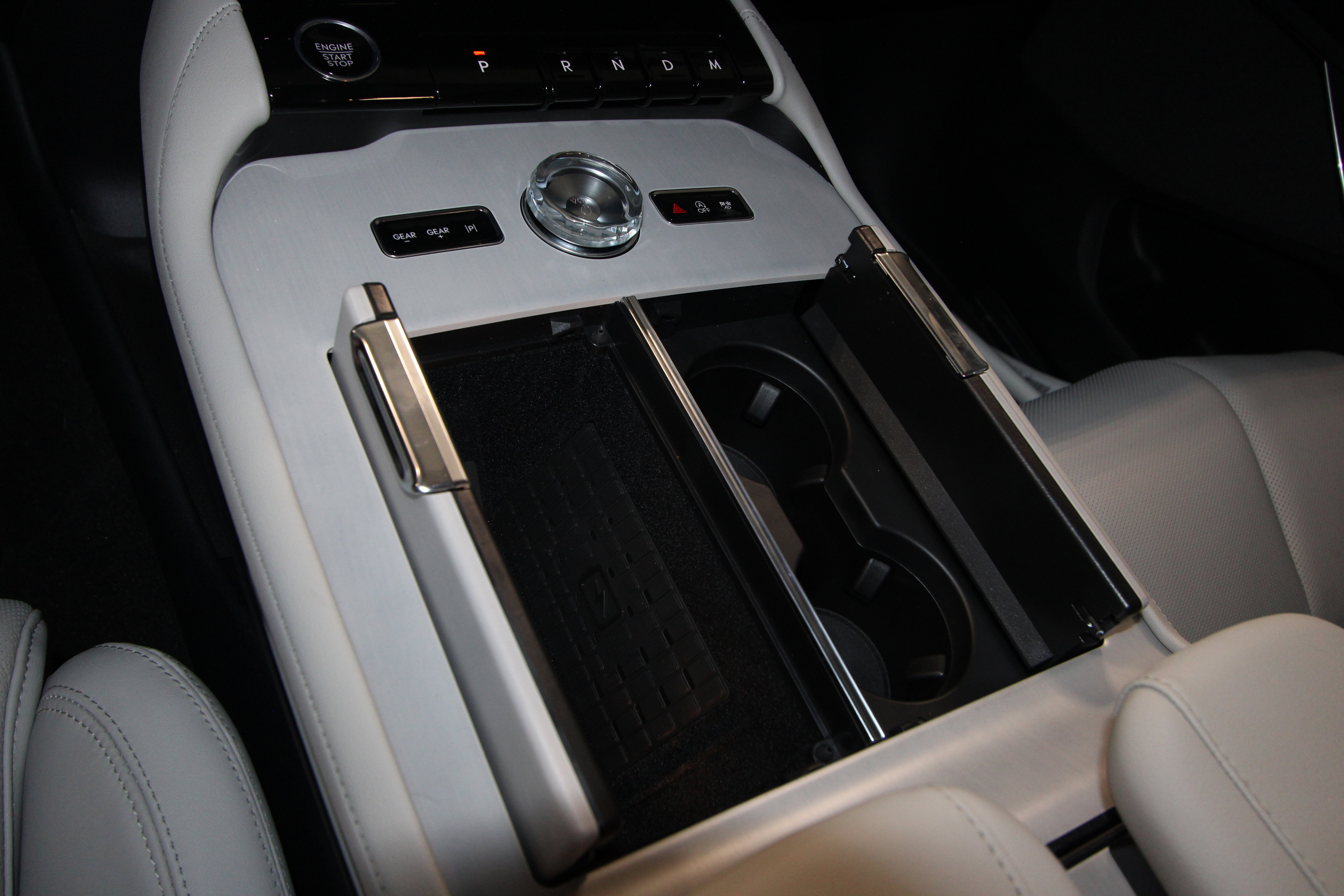 New 2026 Lincoln Navigator L Reserve AWD/4WD image 16