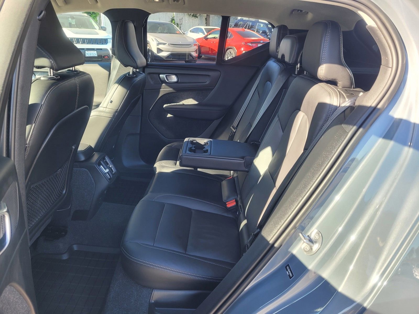 Certified 2023 Volvo XC40 B5 Plus w/ Protection Package Premier image 12