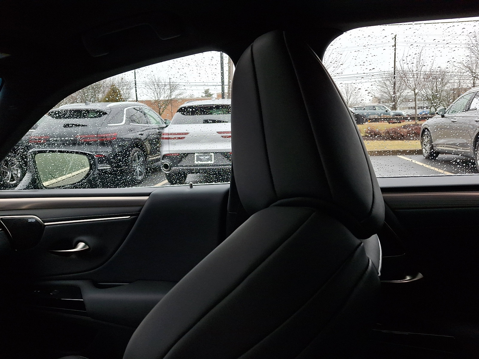 Used 2025 Lexus ES 350 F Sport w/ Accessory Package (Z1) image 17