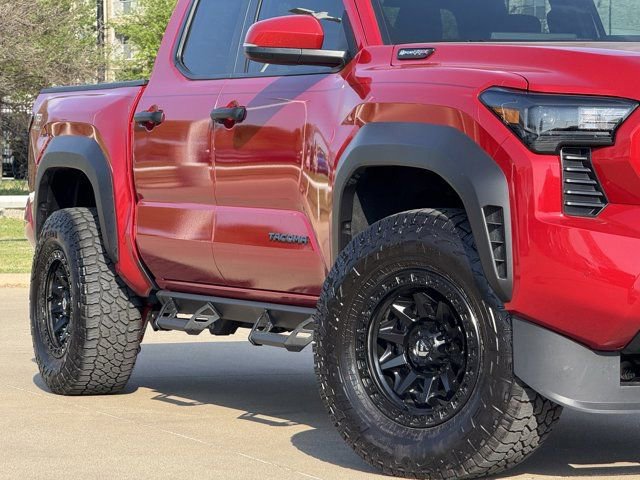 Used 2025 Toyota Tacoma TRD Off-Road w/ TRD Off Road Upgrade Package image 3