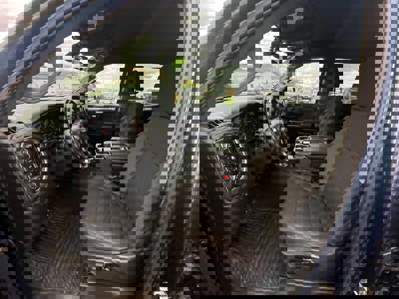 Used 2021 Chevrolet Silverado 1500 LT image 24