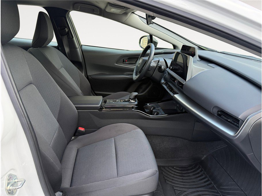 Used 2023 Toyota Prius LE image 15
