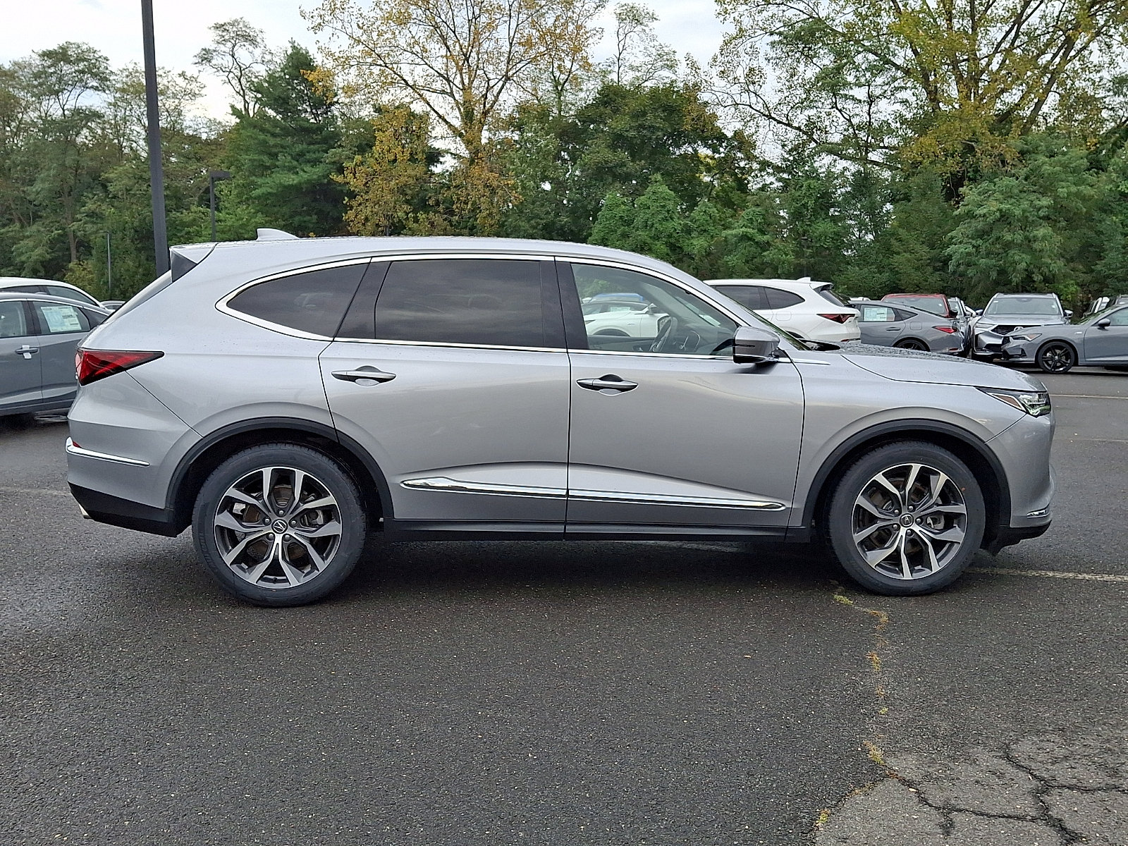Certified 2024 Acura MDX w/ Technology Package AWD/4WD image 7