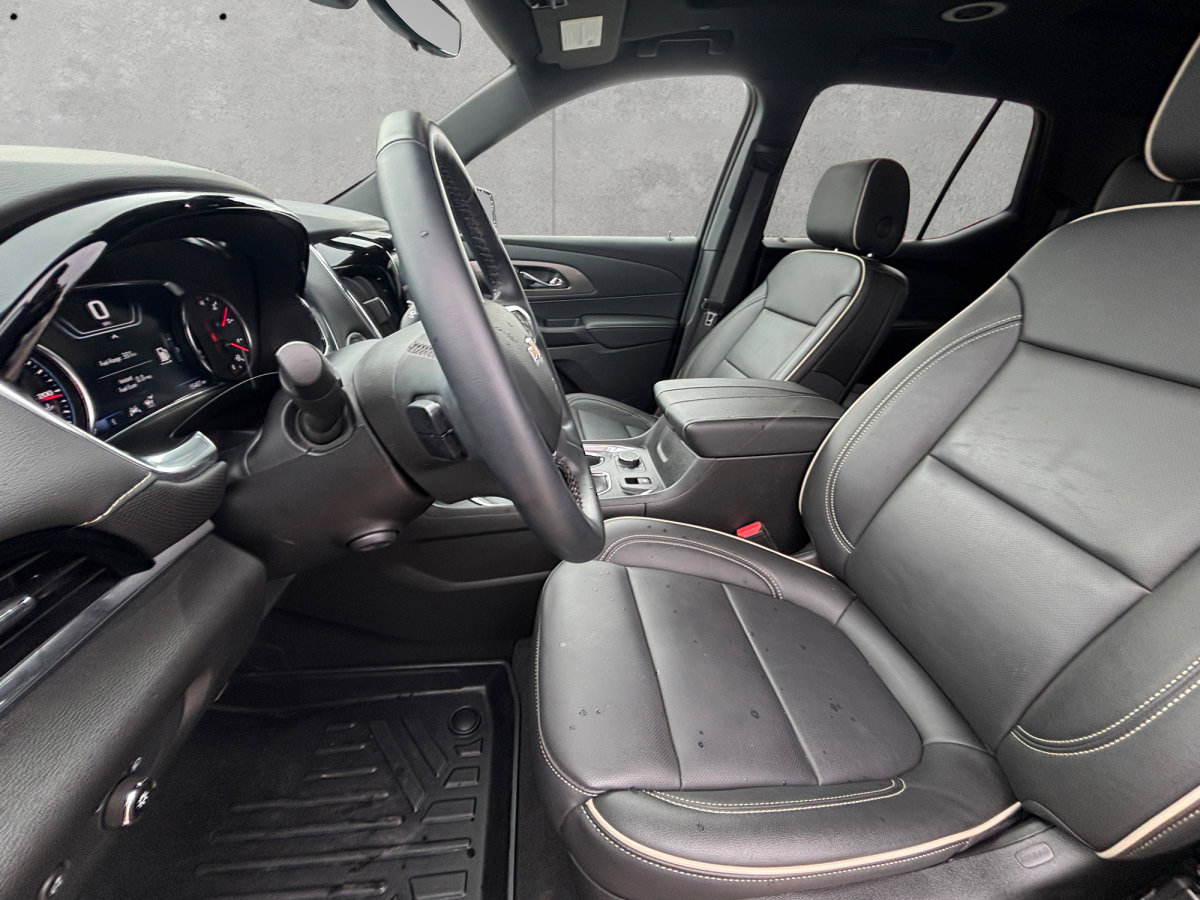 Used 2023 Chevrolet Traverse Premier image 20
