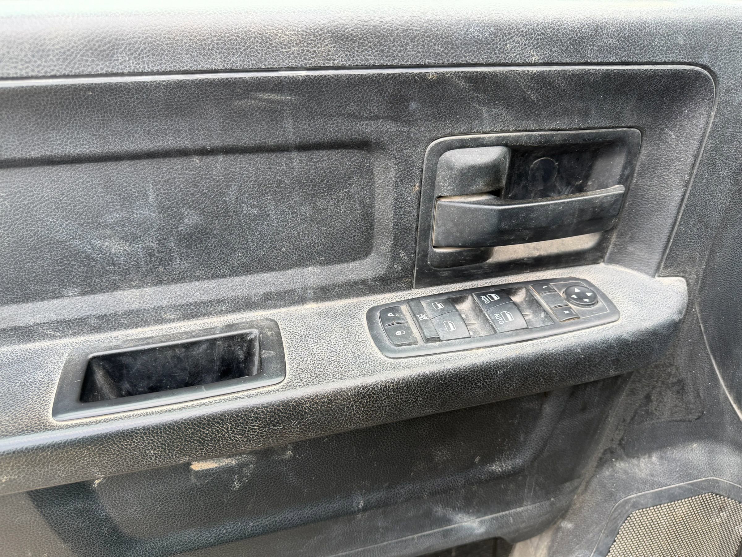 Used 2018 RAM 3500 Tradesman w/ Chrome Appearance Group image 10