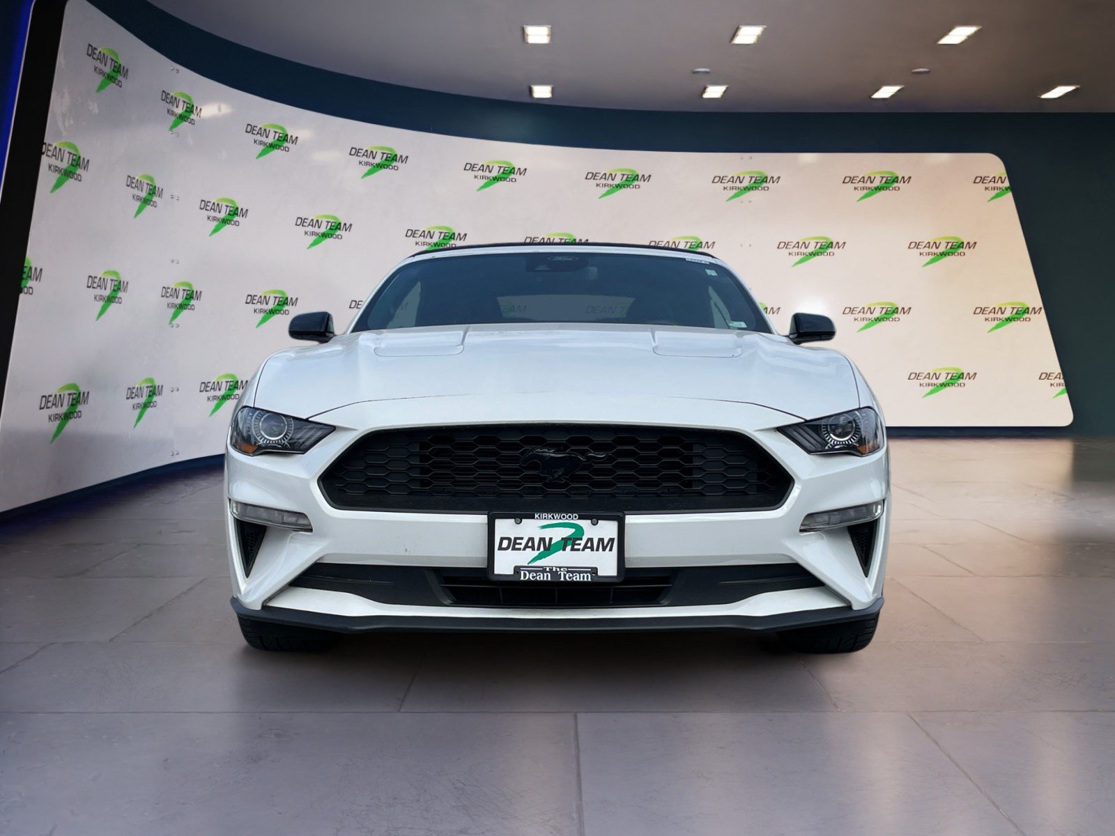 Used 2022 Ford Mustang Convertible w/ Equipment Group 101A RWD image 2