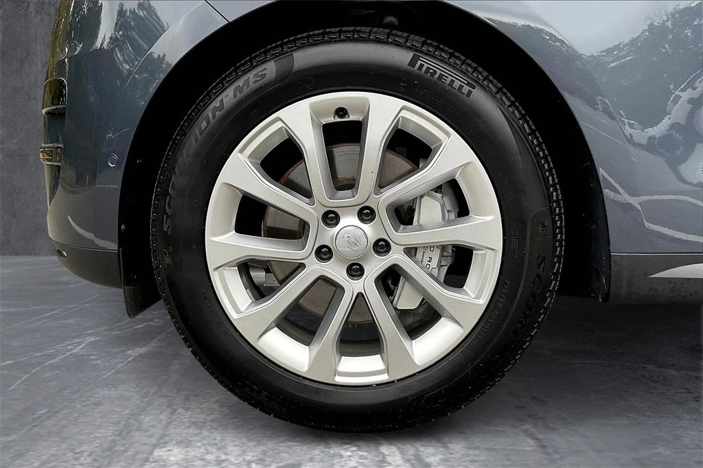 Used 2025 Land Rover Range Rover Sport image 33