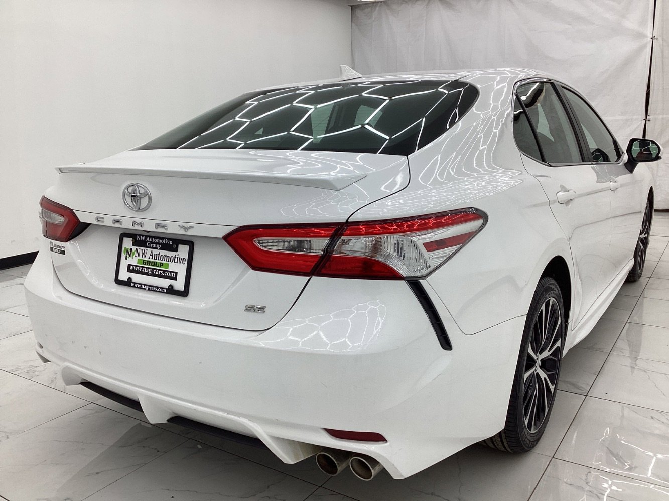 Used 2020 Toyota Camry SE image 8