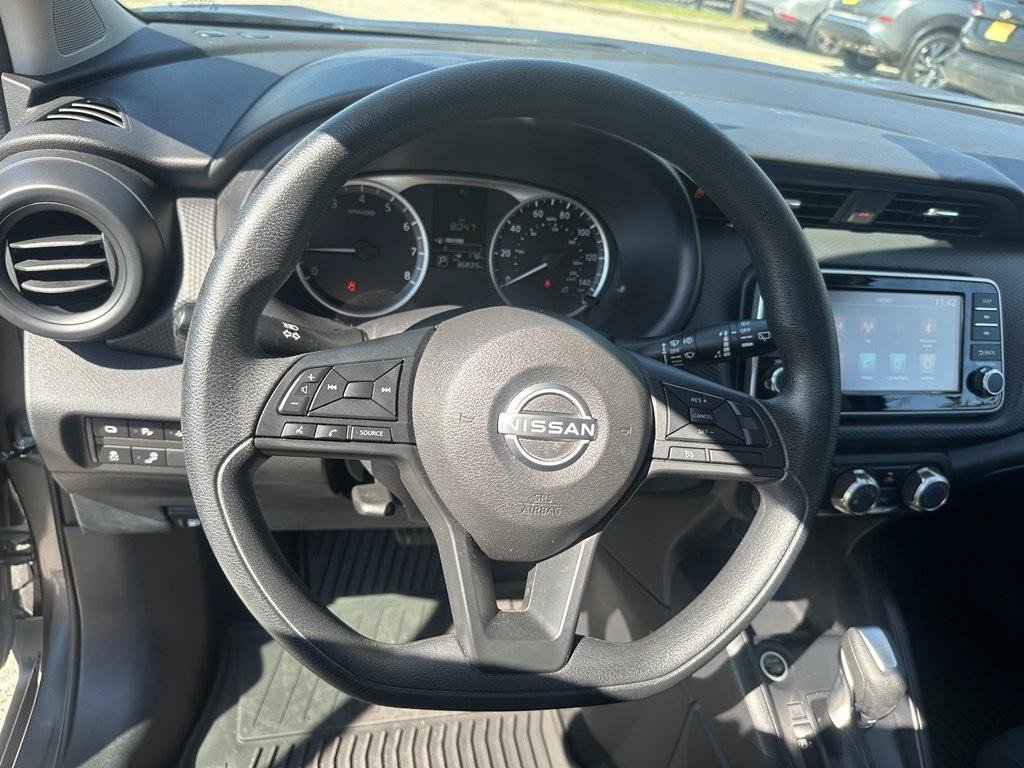 Used 2023 Nissan Kicks S FWD image 11