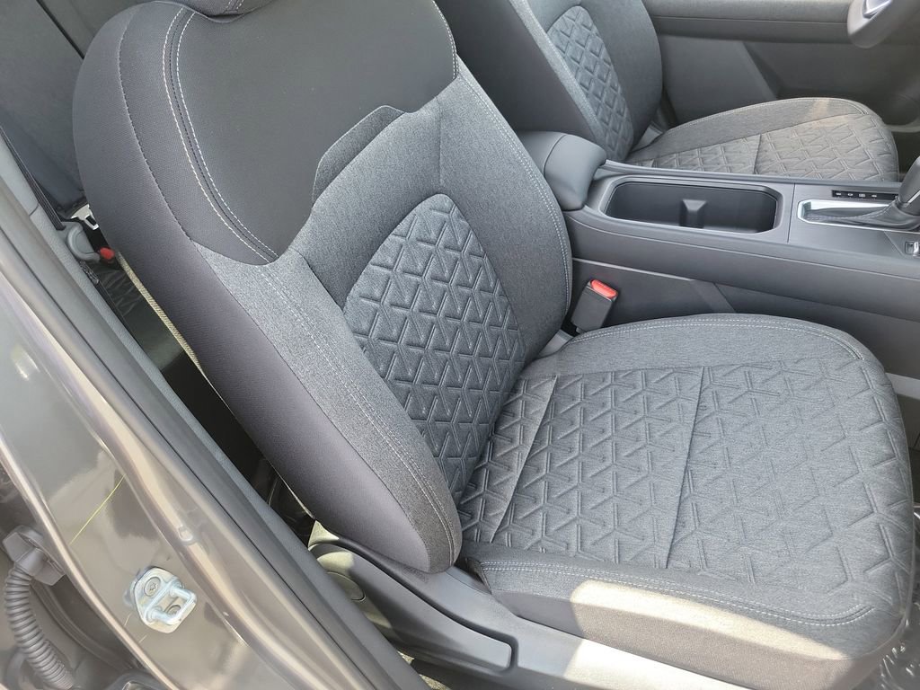New 2026 Nissan Kicks SV w/ Charging Package FWD image 12