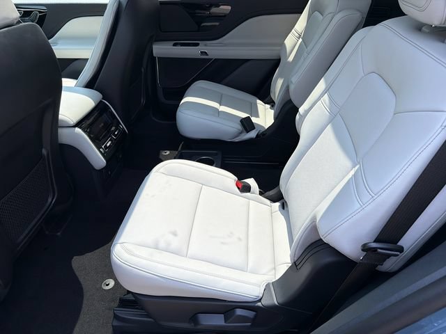 New 2026 Lincoln Aviator AWD w/ Jet Appearance Package image 21