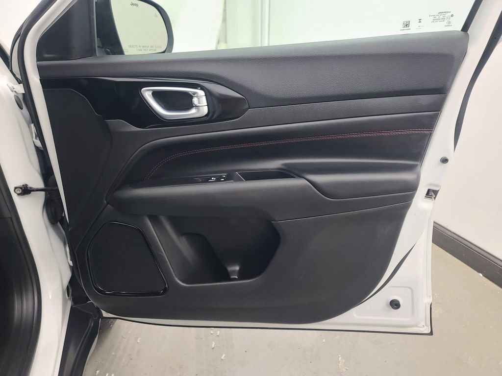 Used 2024 Jeep Compass Trailhawk image 13