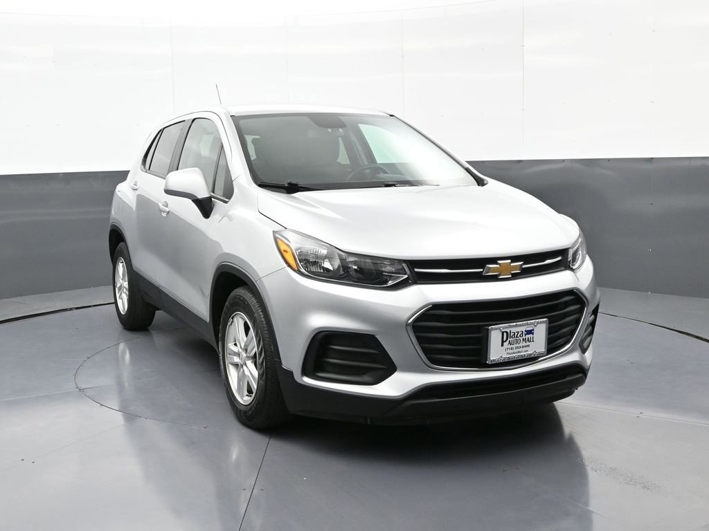 Used 2020 Chevrolet Trax LS w/ Tint and Cruise Package FWD image 3