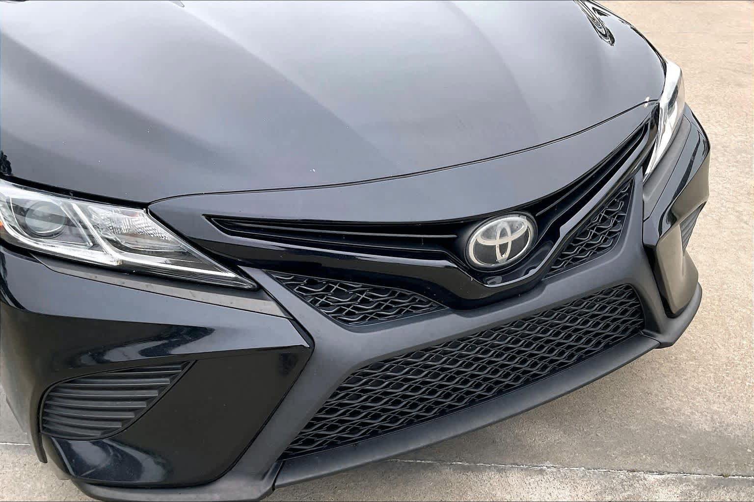 Used 2018 Toyota Camry SE w/ Audio Package FWD image 29