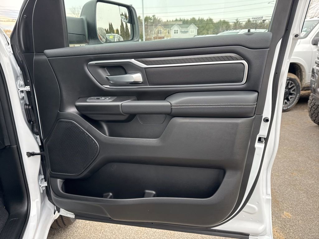 New 2026 RAM 1500 4x4 Crew Cab image 31
