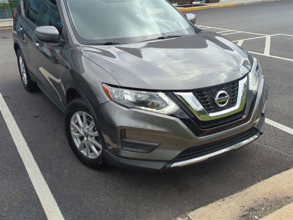 Used 2017 Nissan Rogue SV FWD image 1