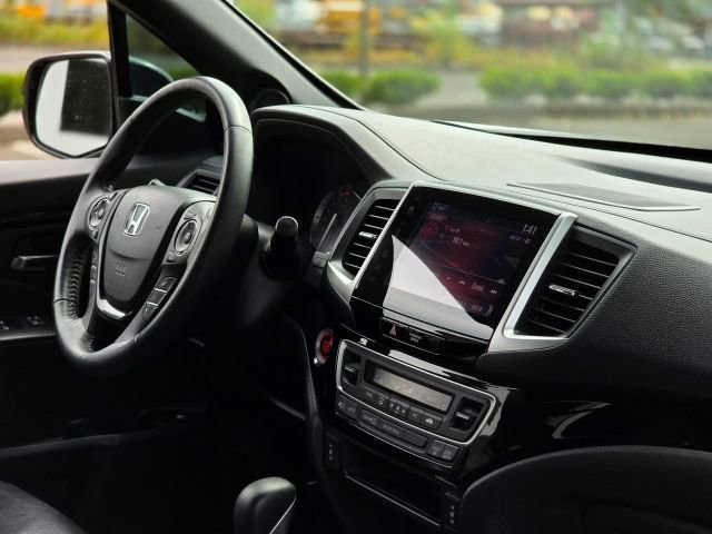 Used 2017 Honda Ridgeline Black Edition image 15