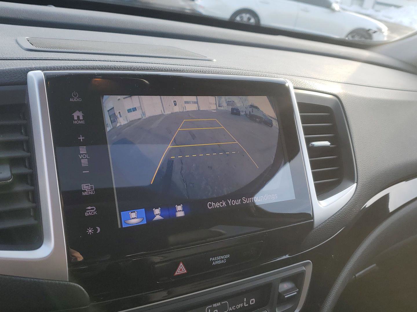 Used 2017 Honda Pilot Touring image 17