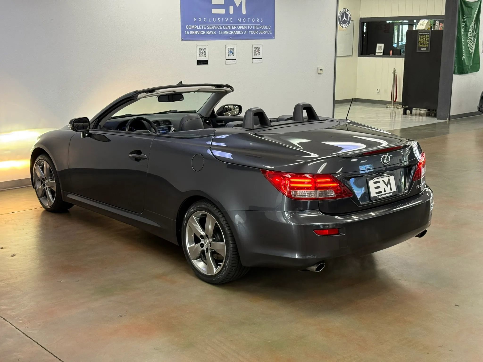 Used 2011 Lexus IS 250C w/ Luxury Pkg RWD image 12