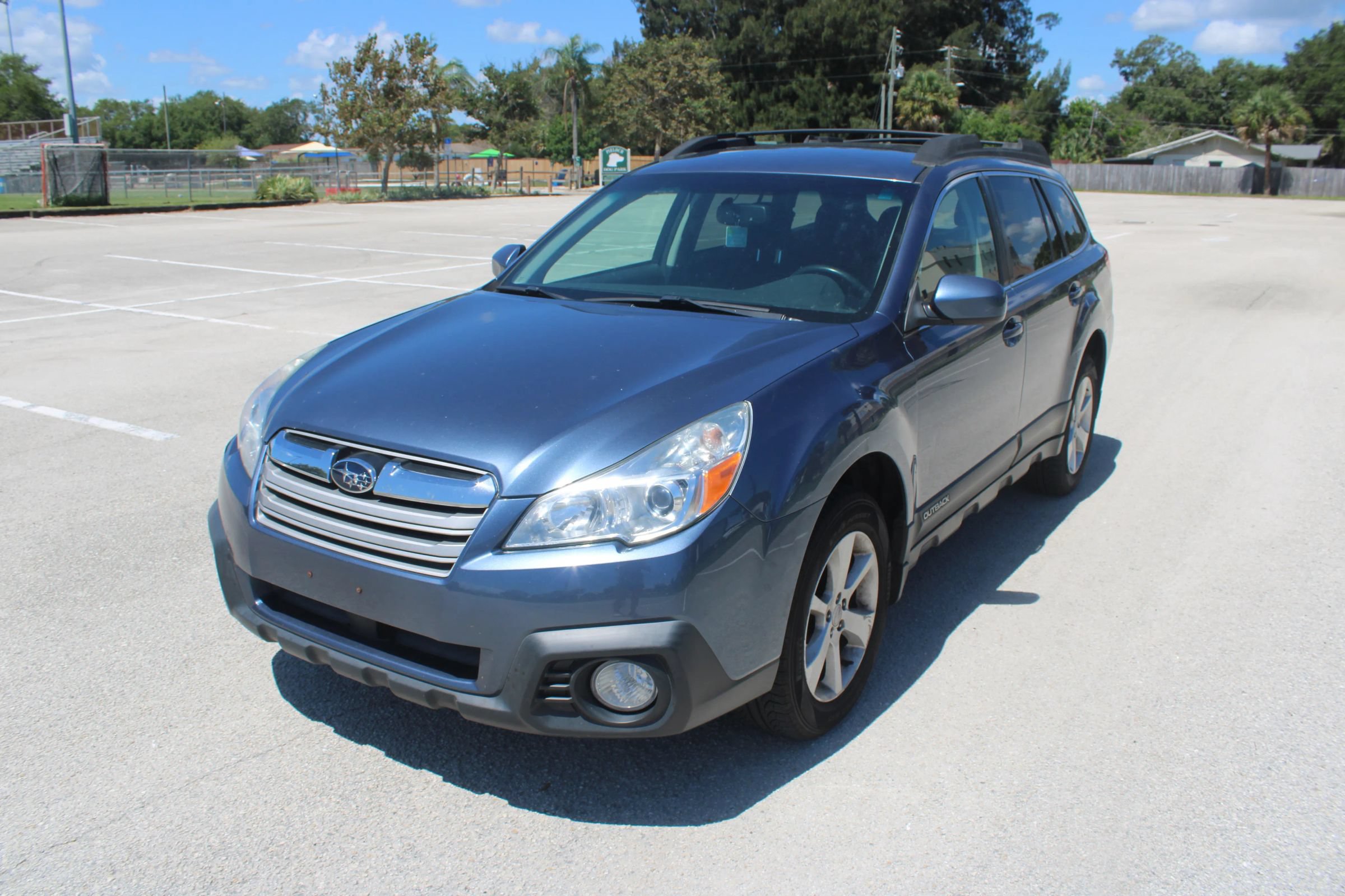 Used 2013 Subaru Outback 2.5i Premium w/ Popular Pkg 1B AWD/4WD image 1