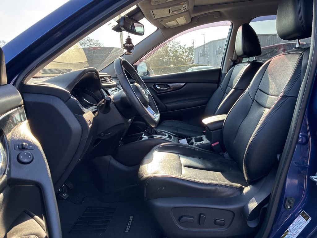 Used 2017 Nissan Rogue SL w/ SL Premium Package image 10