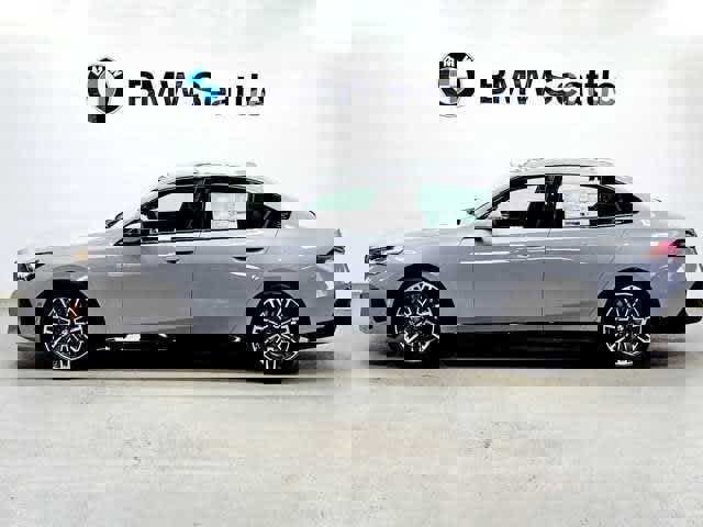 Used 2025 BMW 530i xDrive w/ M Sport Package image 3