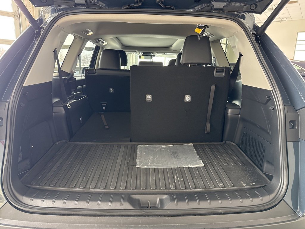 Used 2025 Toyota Grand Highlander AWD Hybrid image 21