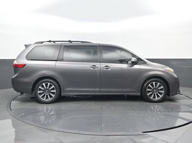 Used 2019 Toyota Sienna Limited FWD image 2
