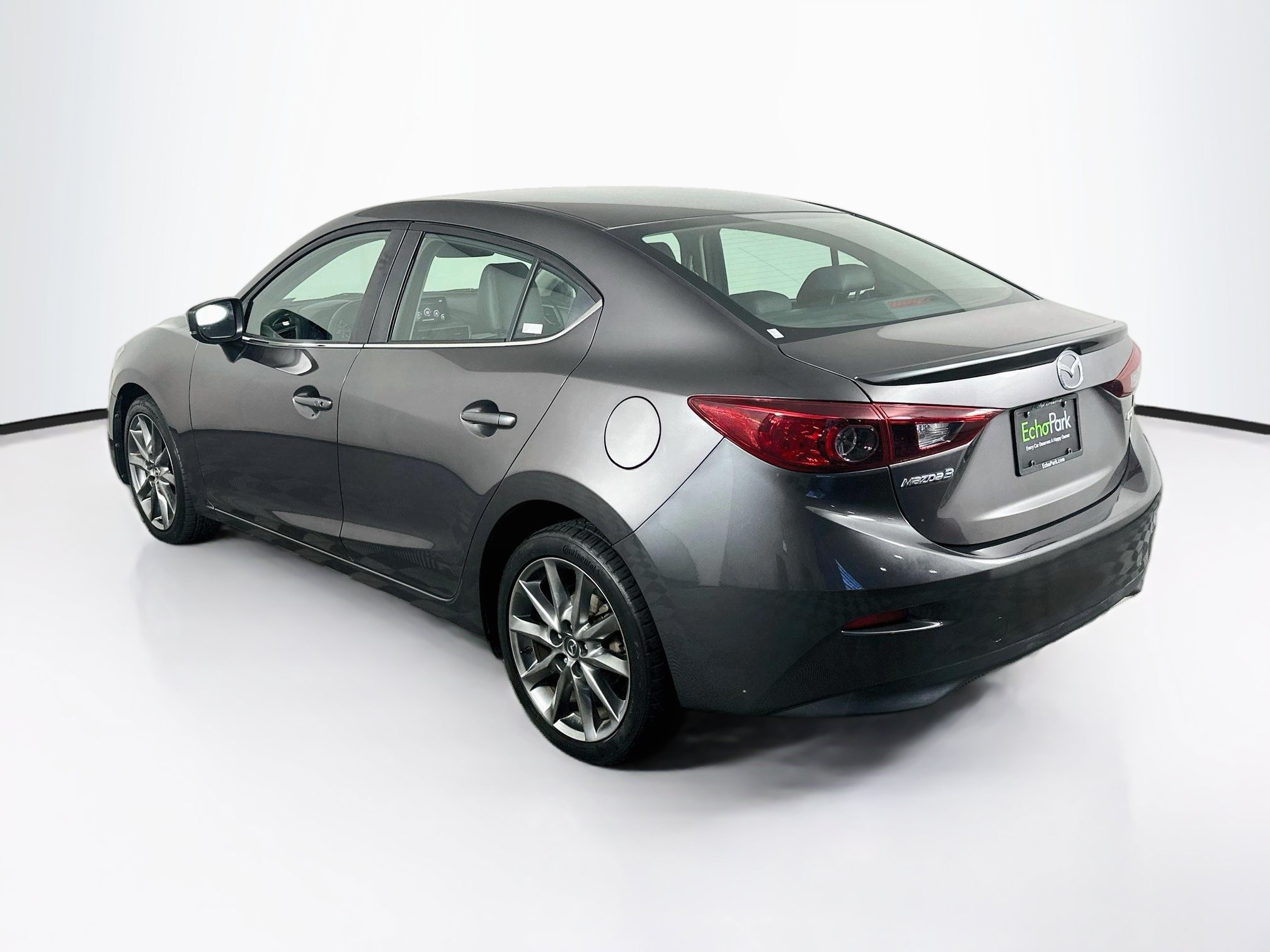 Used 2018 MAZDA MAZDA3 Touring FWD image 5
