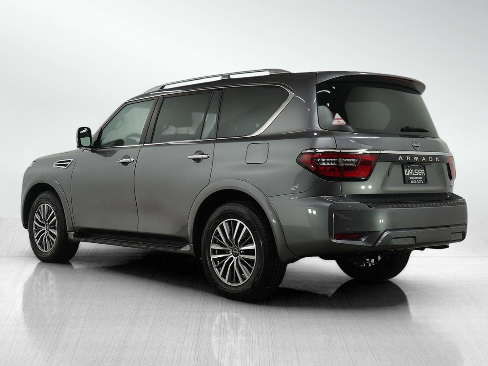 Used 2024 Nissan Armada SL image 4