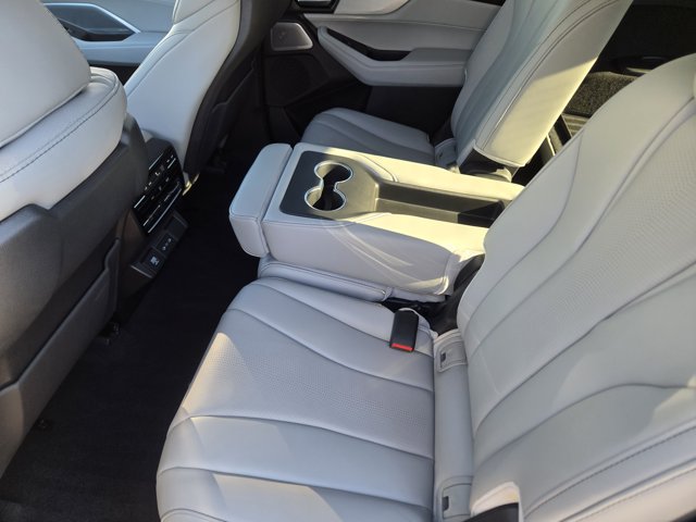 Used 2026 Acura MDX w/ Technology Package FWD image 29