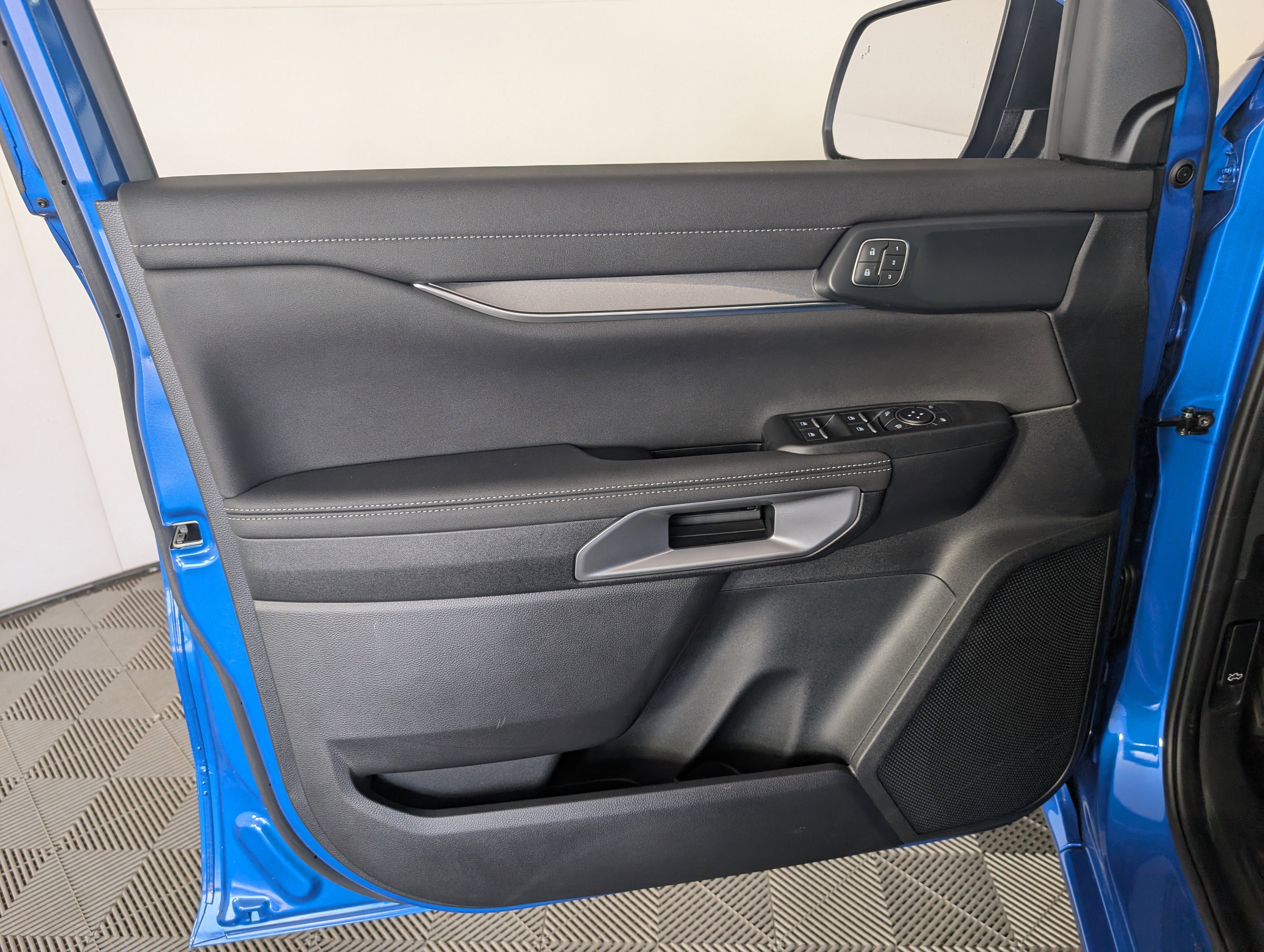 New 2025 Ford Ranger Lariat w/ FX4 Off-Road Package image 11