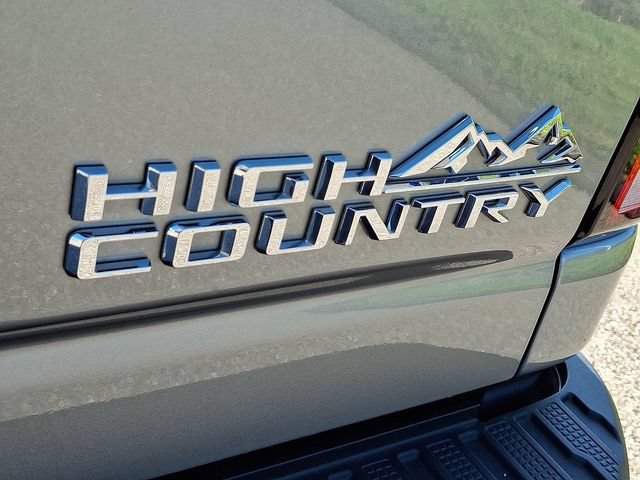 Used 2025 Chevrolet Silverado 2500 High Country w/ High Country Premium Package AWD/4WD image 30