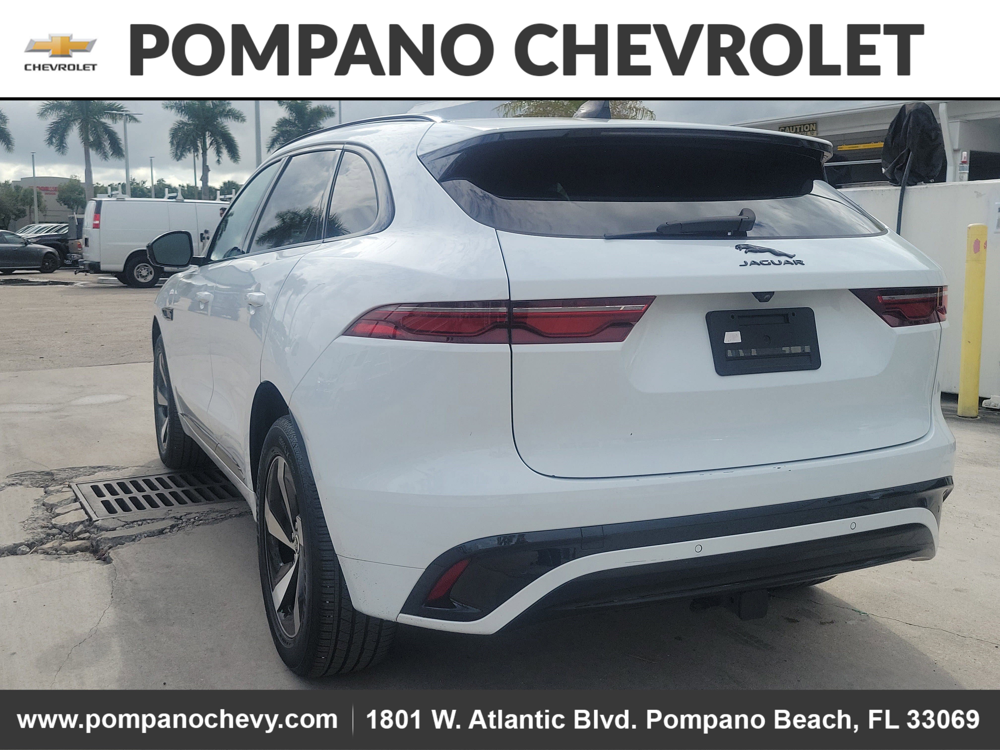 Used 2025 Jaguar F-PACE R-Dynamic S image 5